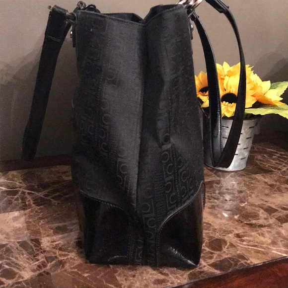 Liz Claiborne large black purse. - Picture 4 of 12